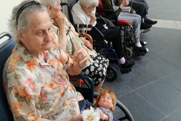 Attività all'aperto alla Residenza Protetta Bagnasco | Opere Sociali Servizi Savona