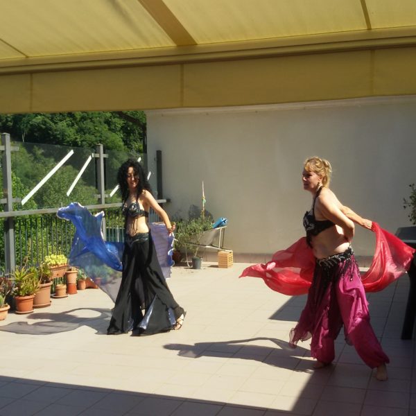 Spettacolare danza del ventre alla Residenza Sanitaria Assistenziale Santuario | Opere Sociali Servizi Savona