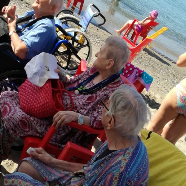 Spiaggia allo Scaletto delle Fornaci Residenza Protetta Bagnasco | Opere Sociali Servizi Savona