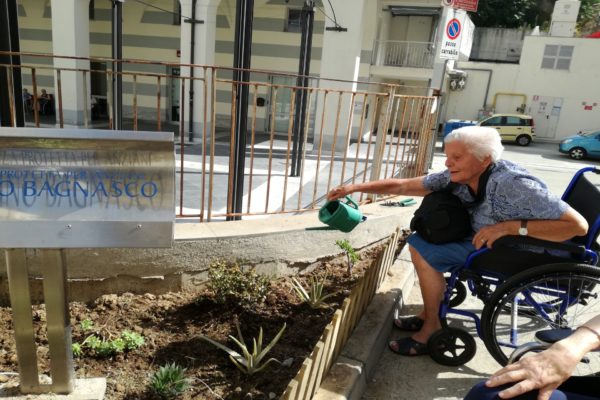Nuova aiuola a cura della Residenza Protetta Bagnasco | Opere Sociali Servizi Savona