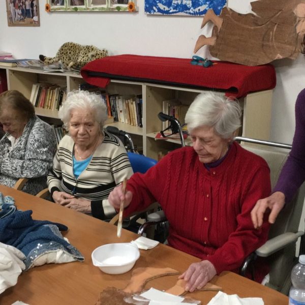 Giornate con l'artista Imelda Bassanello Residenza Sanitaria Assistenziale Santuario | Opere Sociali Servizi Savona