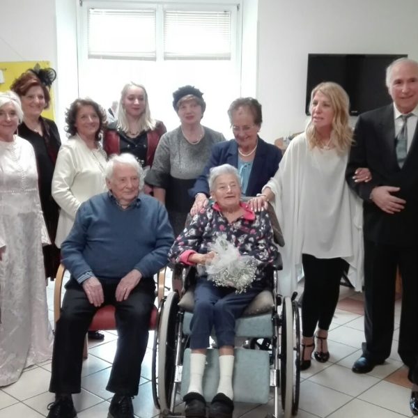 60 anni di matrimonio alla Residenza Sanitaria Assistenziale Santuario - Opere Sociali Servizi Savona