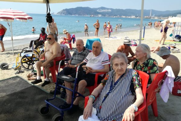 Tutti a spiaggia Residenza Protetta Marino Bagnasco - Opere Sociali Servizi Savona