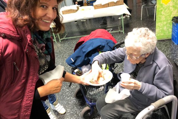 Caldarroste in allegria Residenza Protetta Santuario - Opere Sociali Servizi Savona